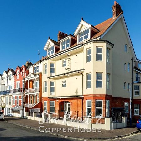 Beautiful Apartments On The Sea Front - Sea Road 2 Філікстоу Екстер'єр фото