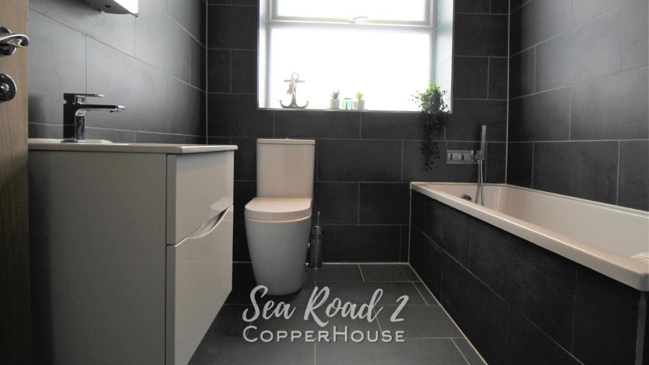 Beautiful Apartments On The Sea Front - Sea Road 2 Філікстоу Екстер'єр фото