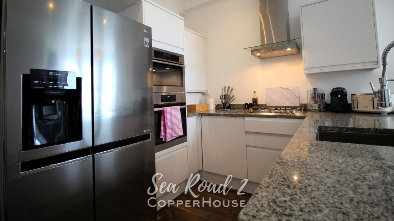 Beautiful Apartments On The Sea Front - Sea Road 2 Філікстоу Екстер'єр фото